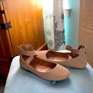 Bella Marie size 9 taupe sandles